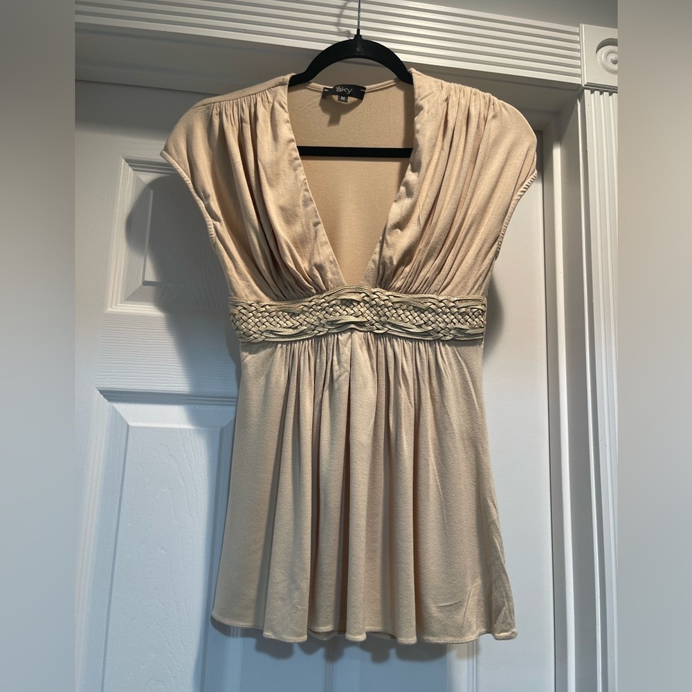 Sky top with built in leather belt